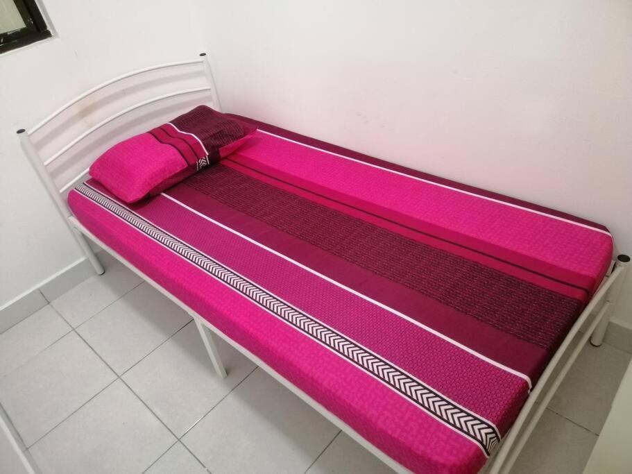 H&H Lovely Homestay In Nilai Dış mekan fotoğraf