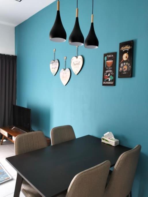 H&H Lovely Homestay In Nilai Dış mekan fotoğraf